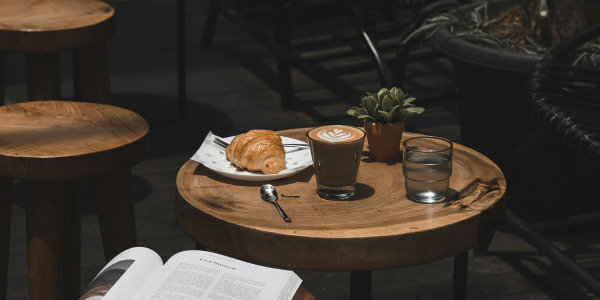 Kľúčový komponent obývacej izby ? Konferenčný stolík